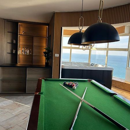 Sea-Front Apartment Нетания Екстериор снимка